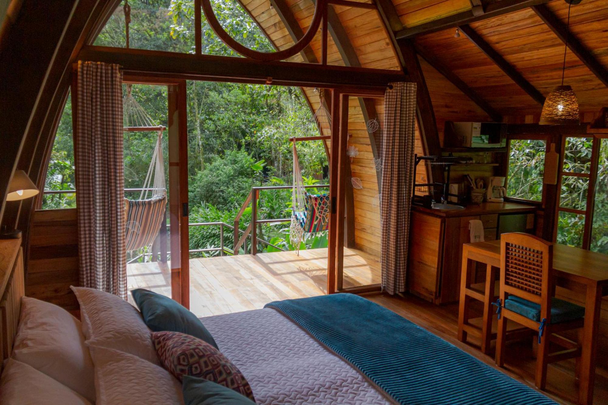 Sacha Urco Y Bosque Protector Lodge Mindo