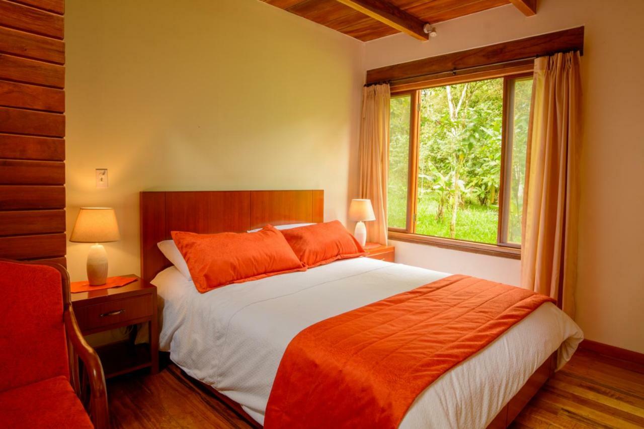 Sacha Urco Y Bosque Protector Lodge Mindo